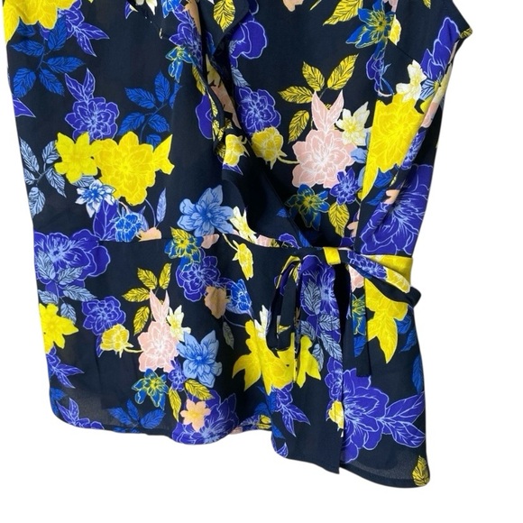 Banana Republic Garden Floral Tie Waist Top Navy Multicolor – Small - Picture 4 of 9